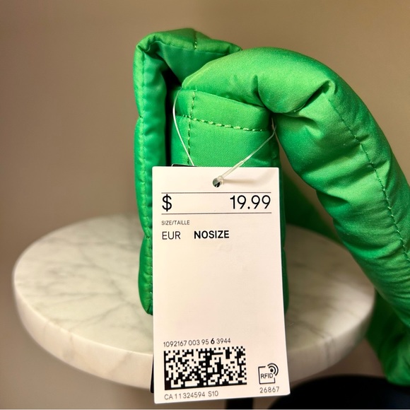 H&M Green Quilted Soft Handbag - Picture 2 of 8